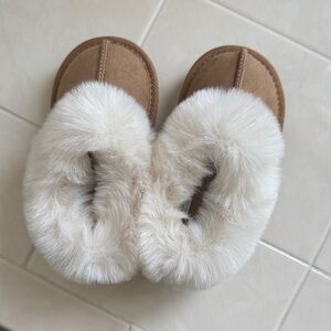 Toddler girl Tan and Cream Fur Slippers